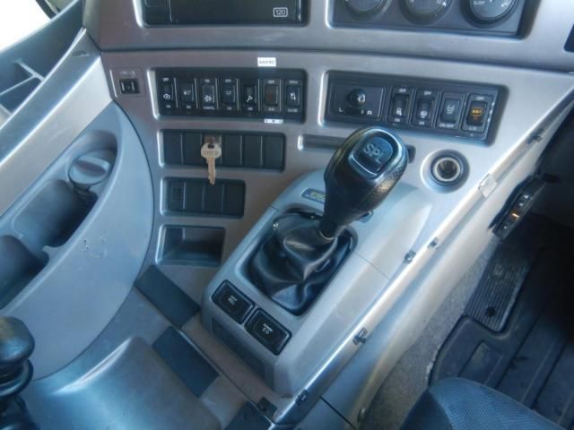 NISSAN DIESEL QUON 2013 Image 31