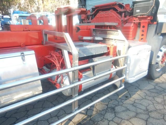 NISSAN DIESEL QUON 2013 Image 31