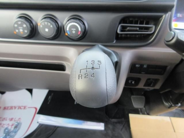 MITSUBISHI CANTER 2025 Image 31