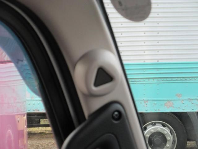 MITSUBISHI CANTER 2025 Image 31