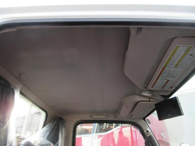 MITSUBISHI CANTER 2025 Image 31