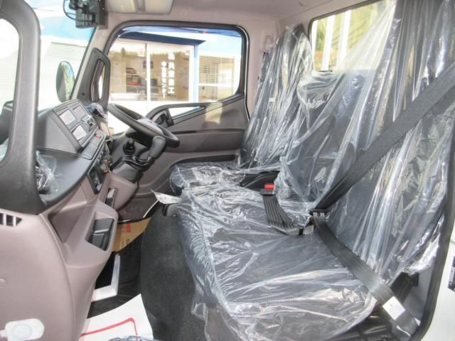 MITSUBISHI CANTER 2025 Image 31