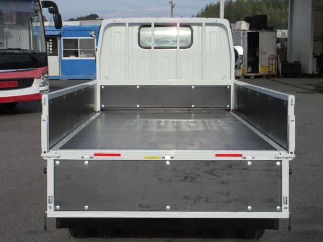 MITSUBISHI CANTER 2025 Image 31