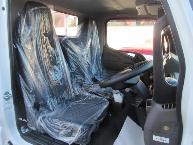 MITSUBISHI CANTER 2025 Image 31