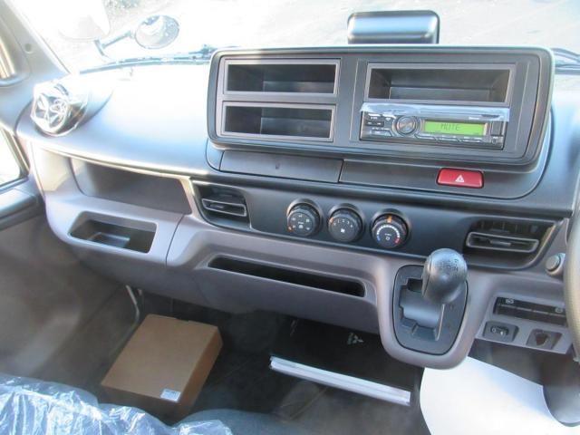 MITSUBISHI CANTER 2025 Image 31