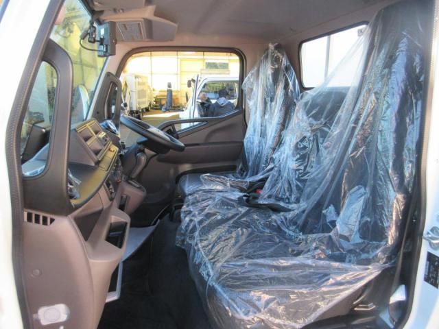 MITSUBISHI CANTER 2025 Image 31