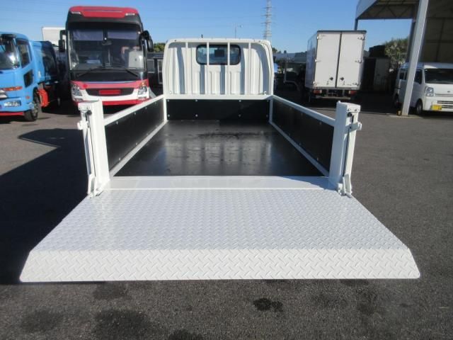 MITSUBISHI CANTER 2025 Image 31