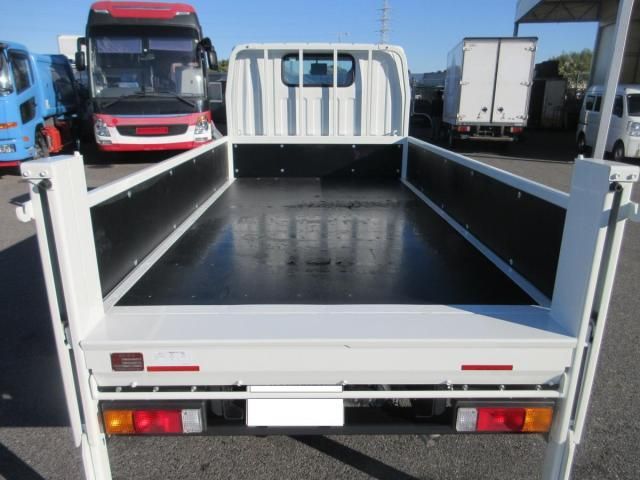 MITSUBISHI CANTER 2025 Image 31