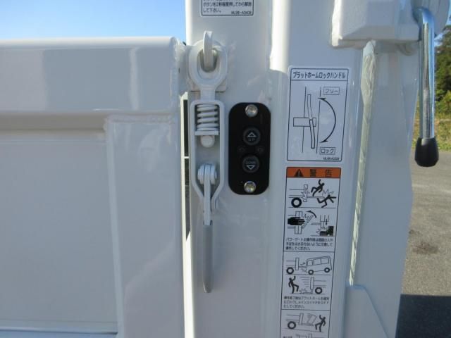 MITSUBISHI CANTER 2025 Image 31