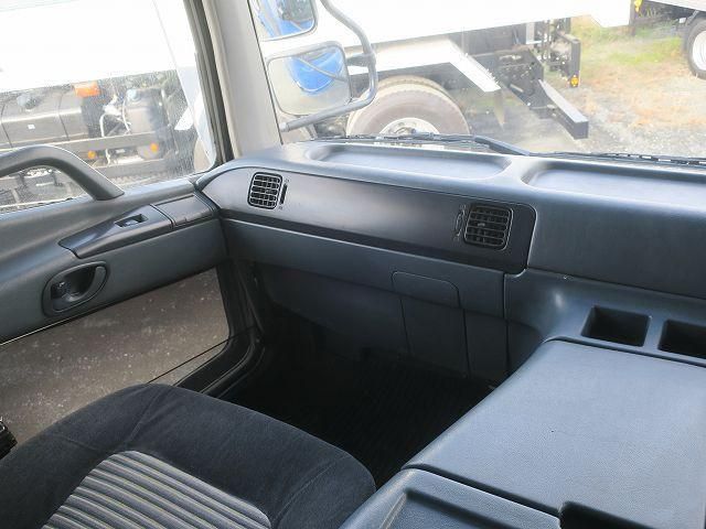 MITSUBISHI FUSOU SUPER GREAT 1997 Image 31