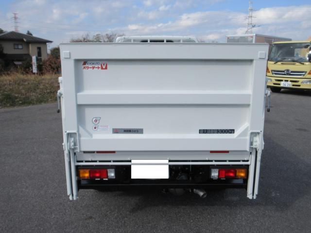 MITSUBISHI CANTER 2025 Image 31