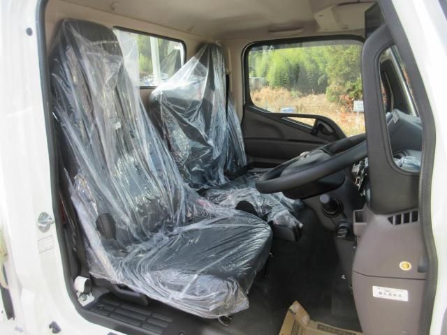 MITSUBISHI CANTER 2025 Image 31