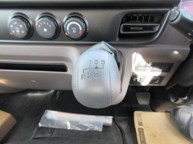 MITSUBISHI CANTER 2025 Image 31