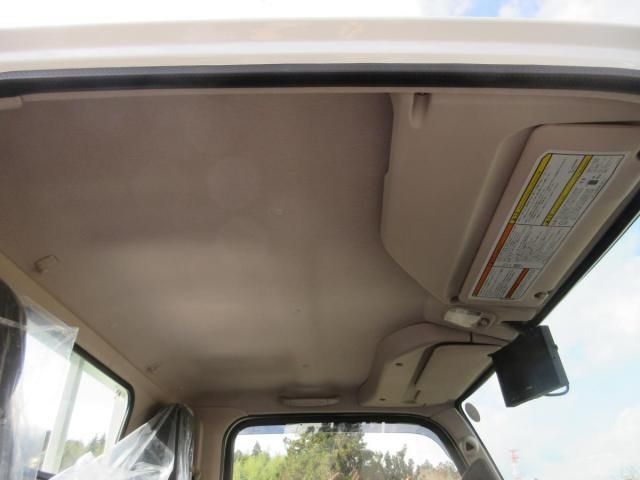 MITSUBISHI CANTER 2025 Image 31