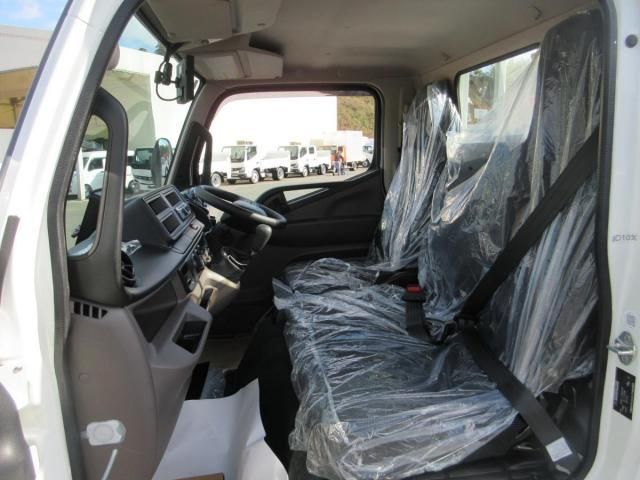 MITSUBISHI CANTER 2025 Image 31