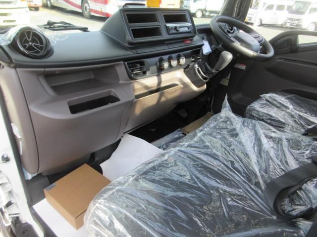 MITSUBISHI CANTER 2025 Image 31