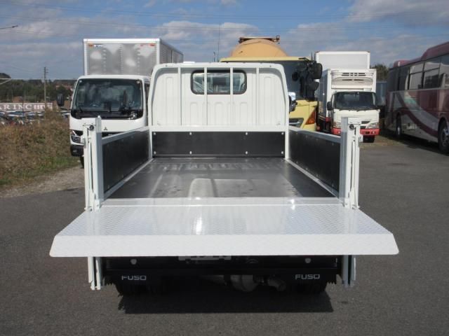 MITSUBISHI CANTER 2025 Image 31