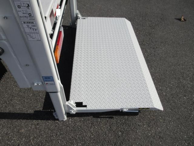 MITSUBISHI CANTER 2025 Image 31