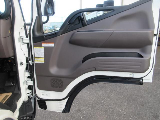 MITSUBISHI CANTER 2025 Image 31