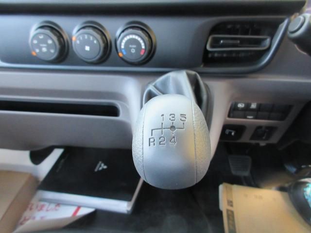 MITSUBISHI CANTER 2025 Image 31