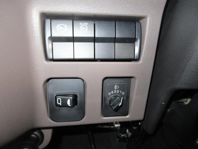 MITSUBISHI CANTER 2025 Image 31