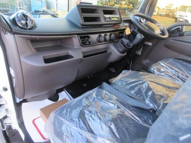 MITSUBISHI CANTER 2025 Image 31