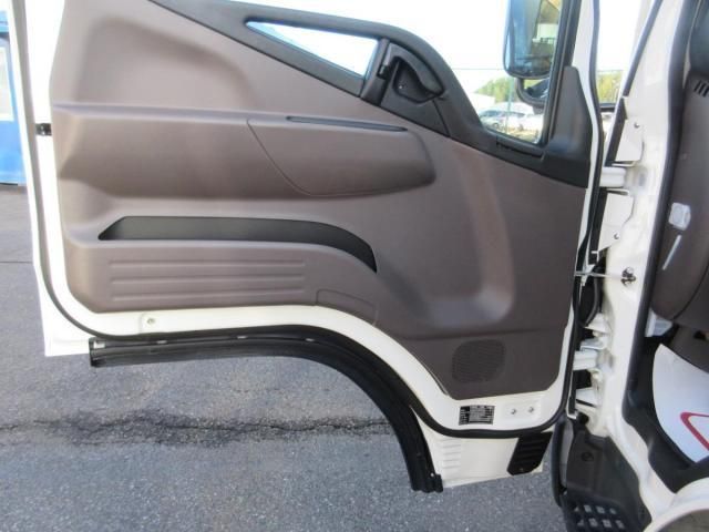 MITSUBISHI CANTER 2025 Image 31