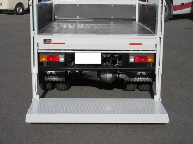 MITSUBISHI CANTER 2025 Image 31