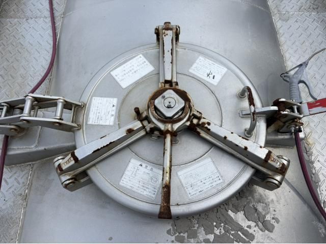 NISSAN DIESEL QUON 2014 Image 31