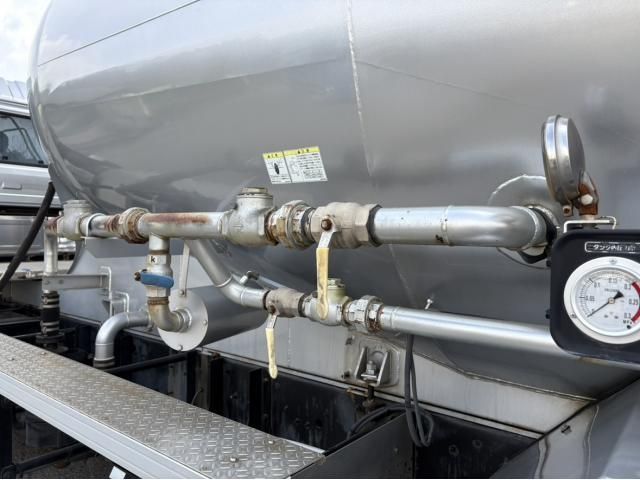 NISSAN DIESEL QUON 2014 Image 31