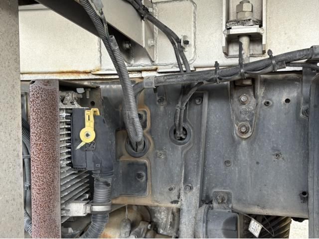 NISSAN DIESEL QUON 2014 Image 31