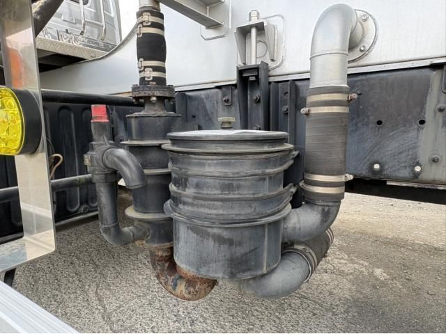 NISSAN DIESEL QUON 2014 Image 31