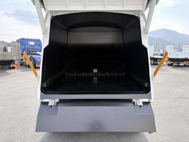 MITSUBISHI CANTER 2025 Image 31