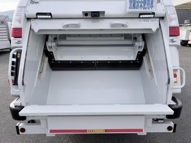 MITSUBISHI CANTER 2025 Image 31