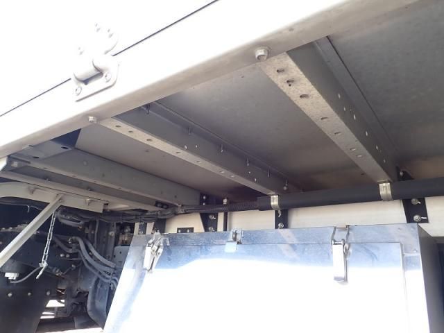 MITSUBISHI FUSOU FIGHTER 2016 Image 31