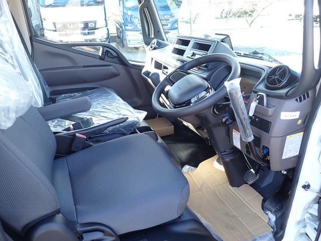 MITSUBISHI CANTER 2025 Image 31