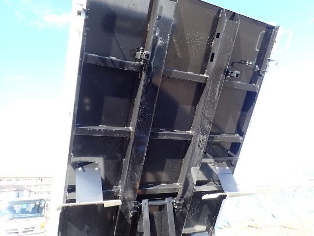 MITSUBISHI CANTER 2025 Image 31