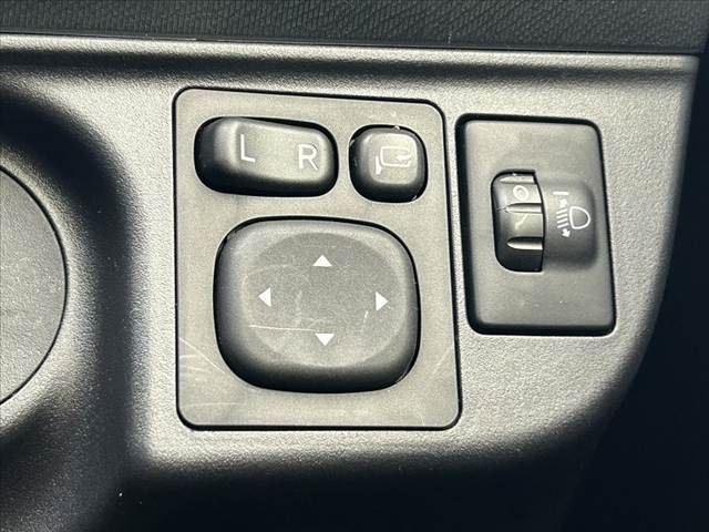 TOYOTA AQUA 2014 Image 31