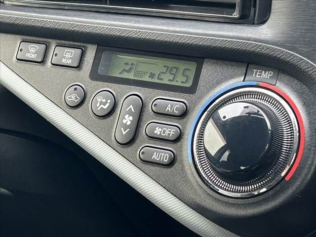 TOYOTA AQUA 2014 Image 31