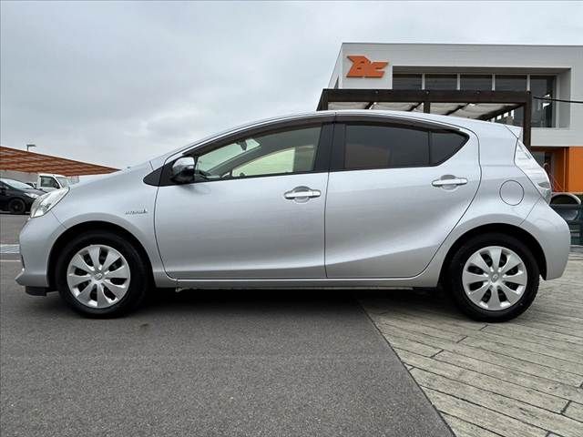 TOYOTA AQUA 2014 Image 31