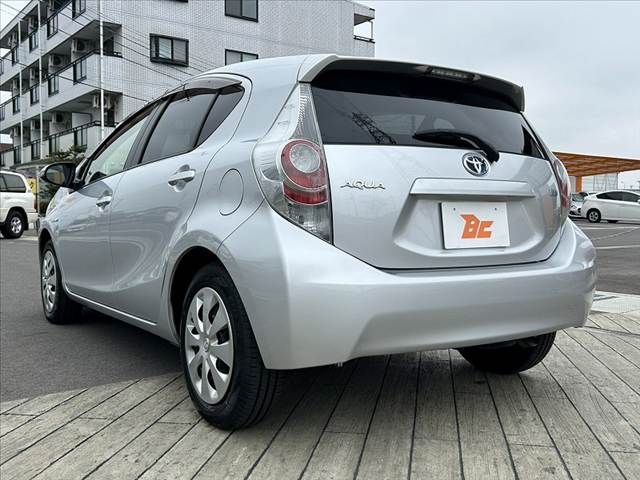 TOYOTA AQUA 2014 Image 31