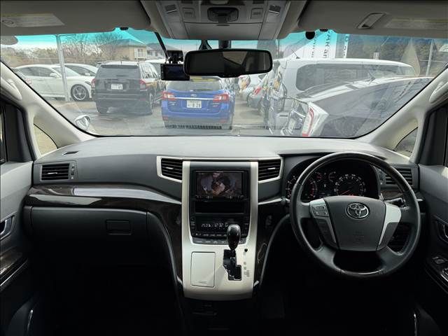 TOYOTA VELLFIRE 2012 Image 31