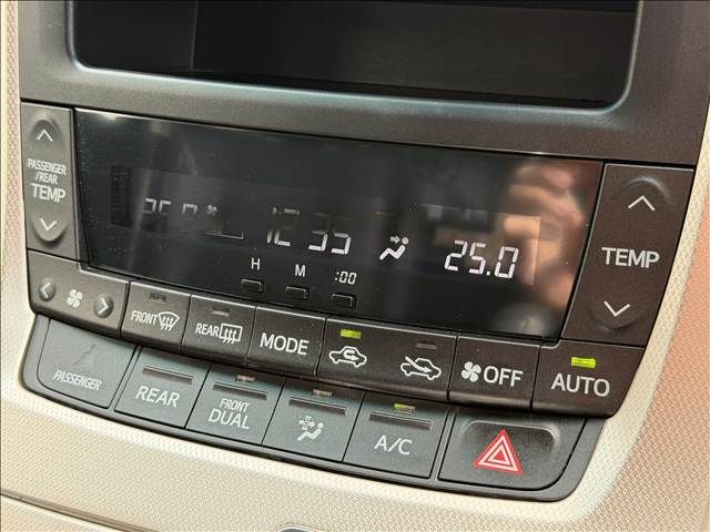 TOYOTA VELLFIRE 2012 Image 31