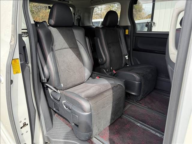 TOYOTA VELLFIRE 2012 Image 31