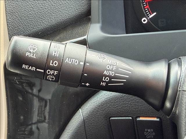 TOYOTA VELLFIRE 2012 Image 31