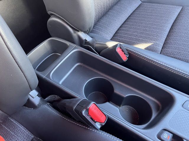 TOYOTA YARIS CROSS HYBRID 2024 Image 31