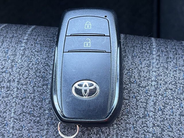 TOYOTA YARIS CROSS HYBRID 2024 Image 31