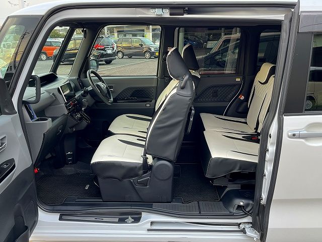 DAIHATSU TANTO CUSTOM 2020 Image 31