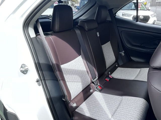 TOYOTA YARIS CROSS HYBRID 2023 Image 31