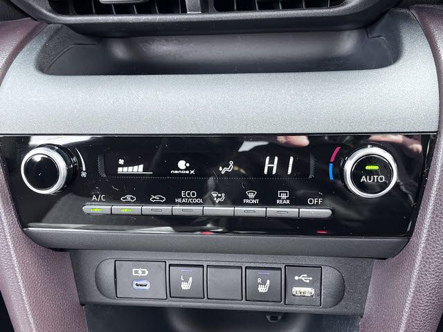 TOYOTA YARIS CROSS HYBRID 2023 Image 31